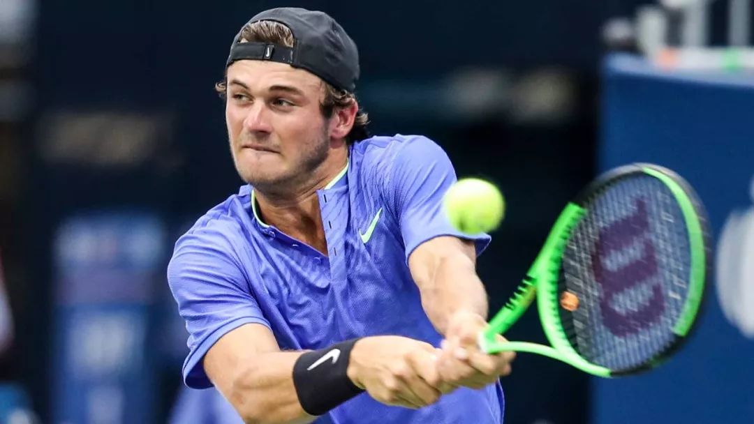 在足坛并不 在足坛并不