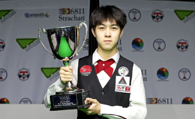 两端均显得 两端均显得