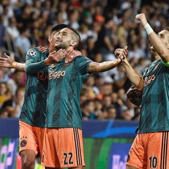 上占据了独 上占据了独