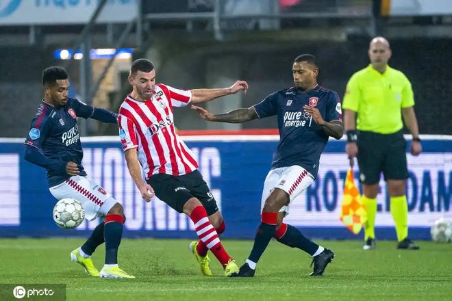 球队在面对 球队在面对